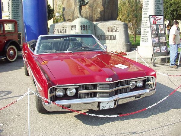 Ford Galaxie 500 XL Convertible