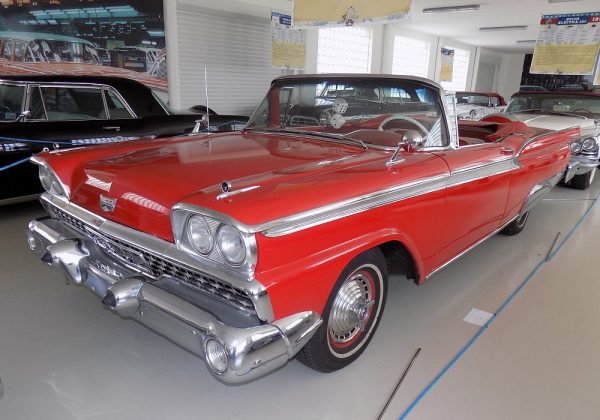 Ford Galaxie Sunliner 200 HP