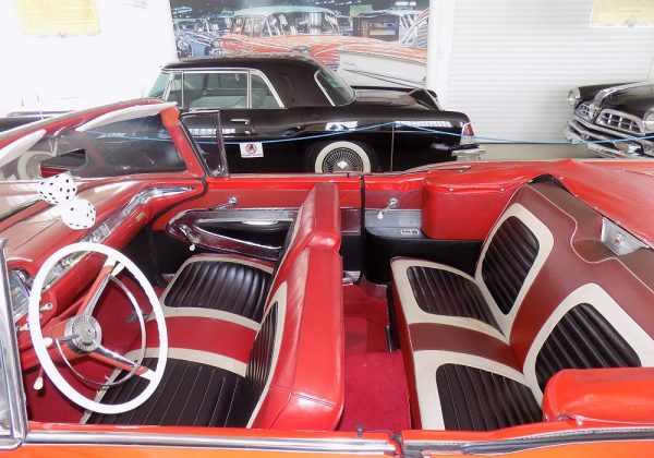 Ford Galaxie Sunliner 200 HP