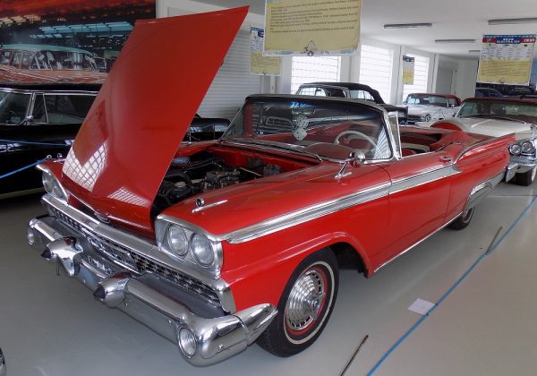 Ford Galaxie Sunliner 200 HP