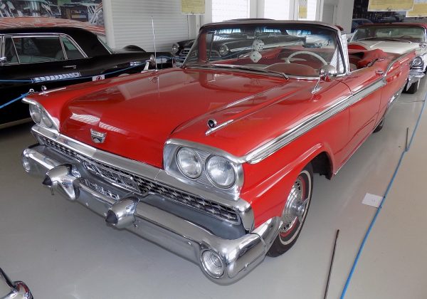 Ford Galaxie Sunliner 200 HP