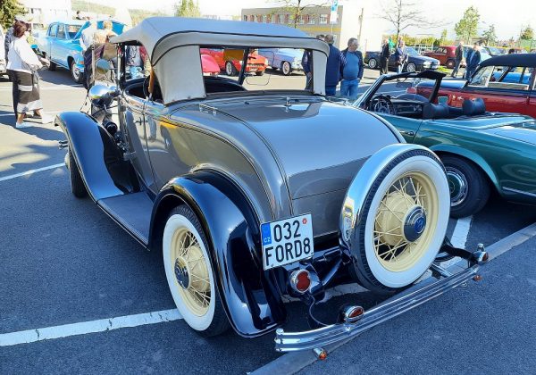 Ford Model 18 V8 Deluxe Roadster