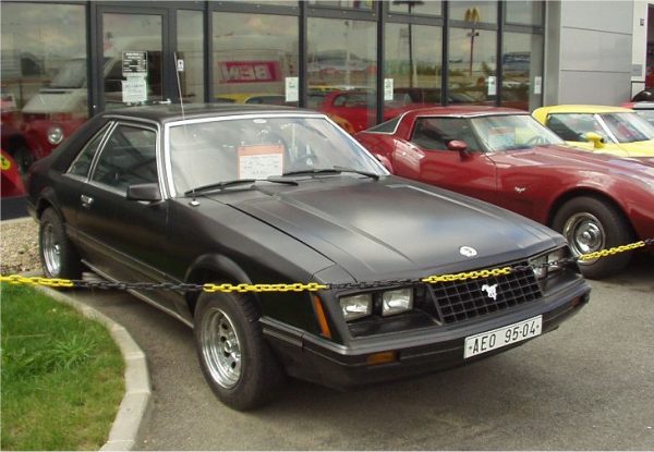Ford Mustang 4.9
