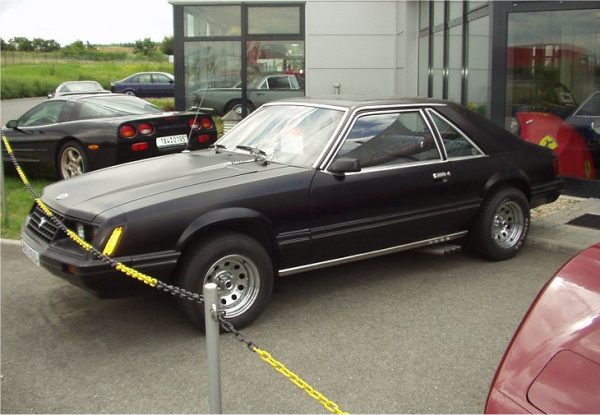 Ford Mustang 4.9