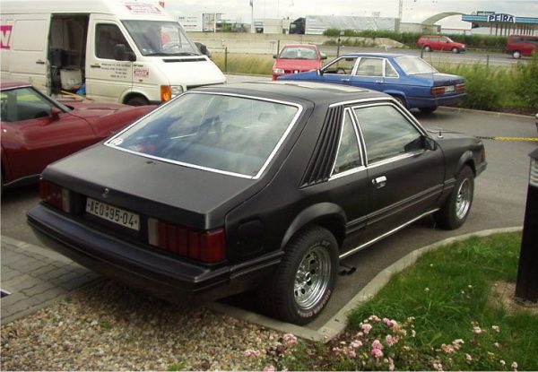 Ford Mustang 4.9