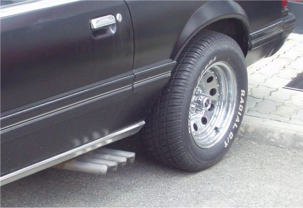 Ford Mustang 4.9
