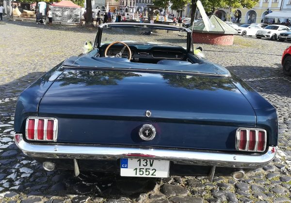 Ford Mustang Convertible 289 V8 225 HP