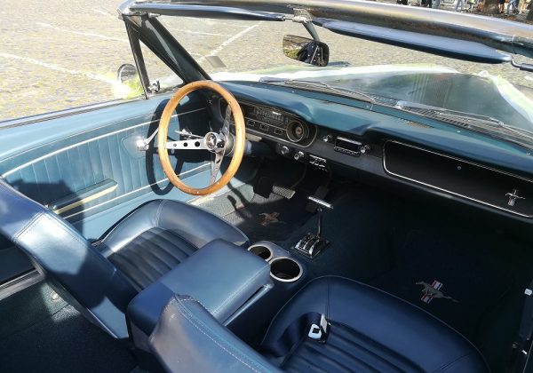Ford Mustang Convertible 289 V8 225 HP