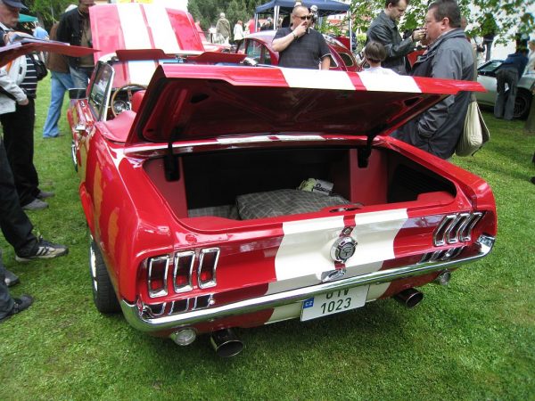 Ford Mustang Convertible GT 450 HP