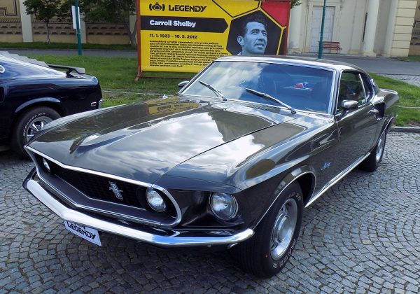 Ford Mustang Fastback 351