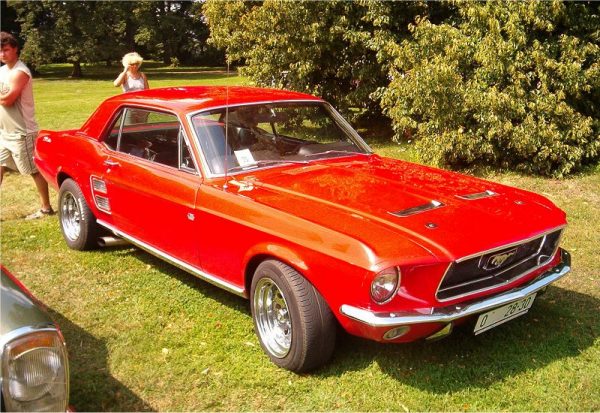 Ford Mustang GT 271 HP
