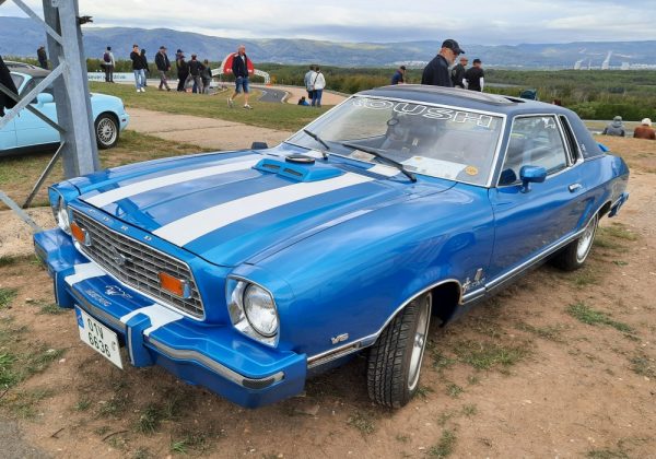 Ford Mustang II Ghia V6 170 HP