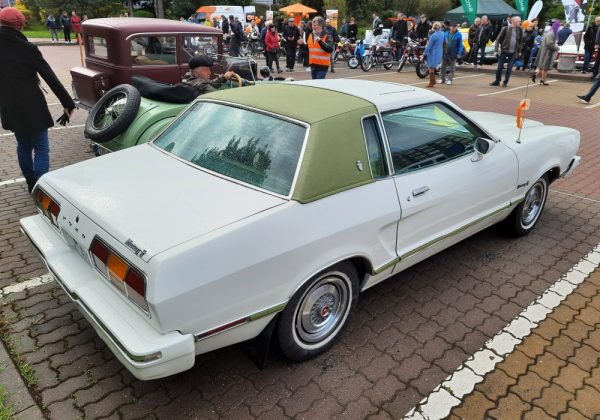 Ford Mustang II Ghia V6 2.8