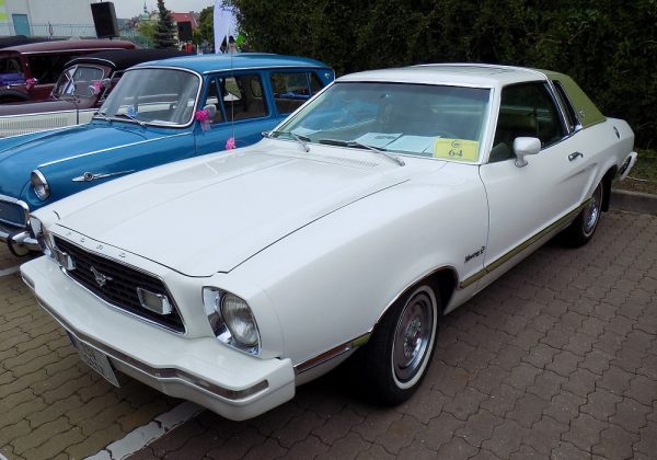 Ford Mustang II Ghia V6 2.8