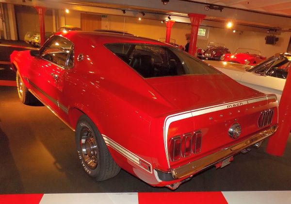 Ford Mustang Mach I 428