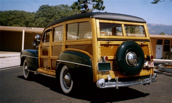 Ford Super DeLuxe 89A Woody Wagon