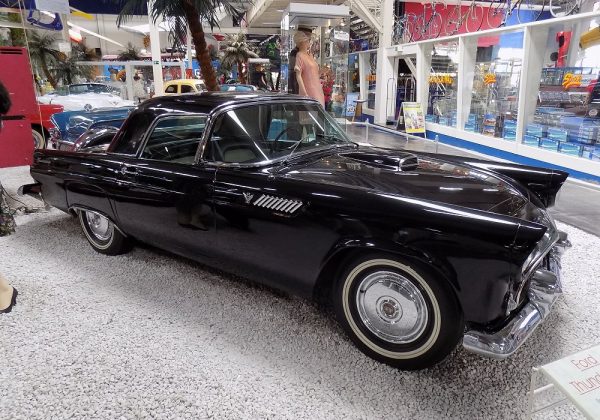 Ford Thunderbird Special V8 Fordomatic