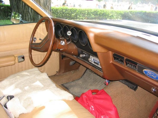 Ford Torino V8 5.8