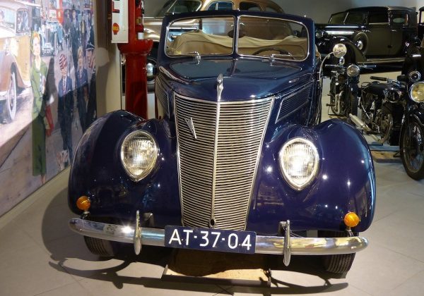 Ford V8-60 Cabriolet