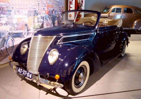 Ford V8-60 Cabriolet
