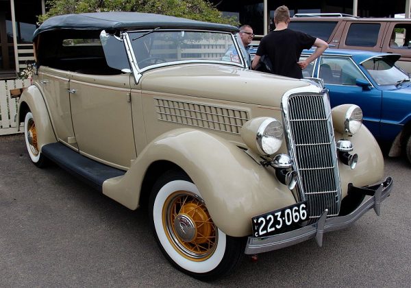 Ford V8 Model 48 DeLuxe Phaeton
