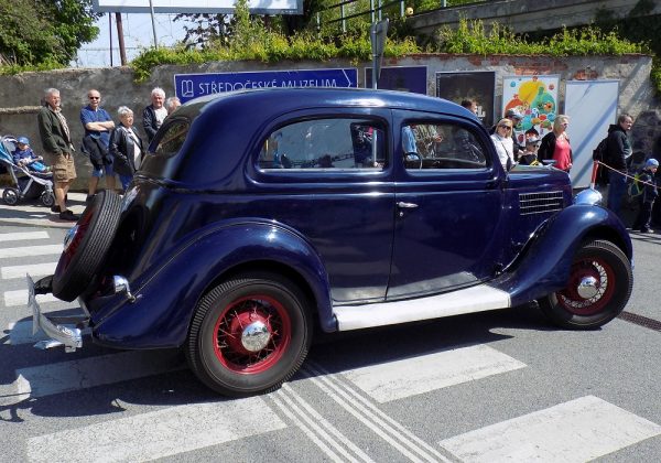 Ford V8 Model 48 Tudor Sedan