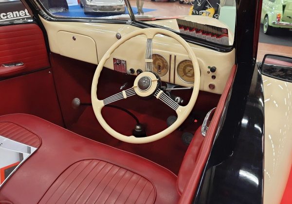 Ford V8 model 78 Deluxe Cabriolet
