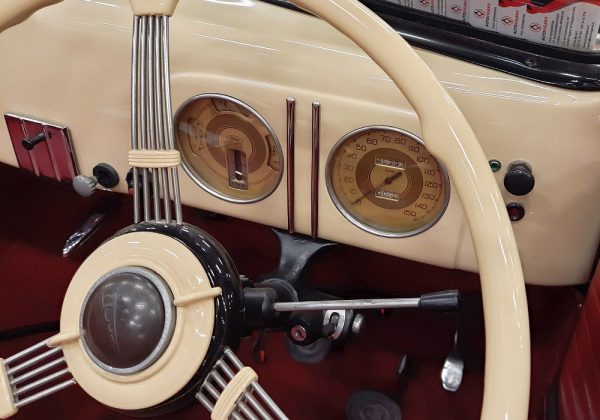 Ford V8 model 78 Deluxe Cabriolet
