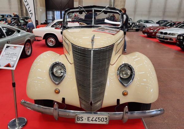Ford V8 model 78 Deluxe Cabriolet