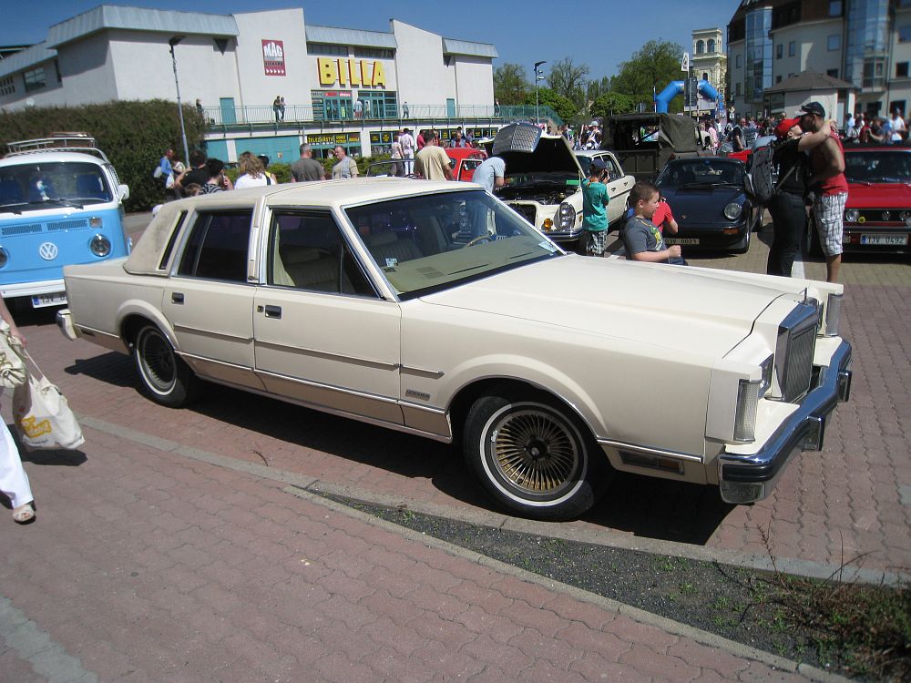 Lincoln Town Car