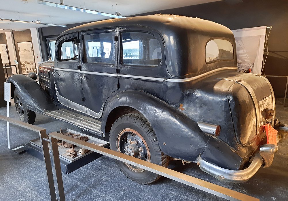 Maybach DS 8 Zeppelin Pullman-Limousine Spohn