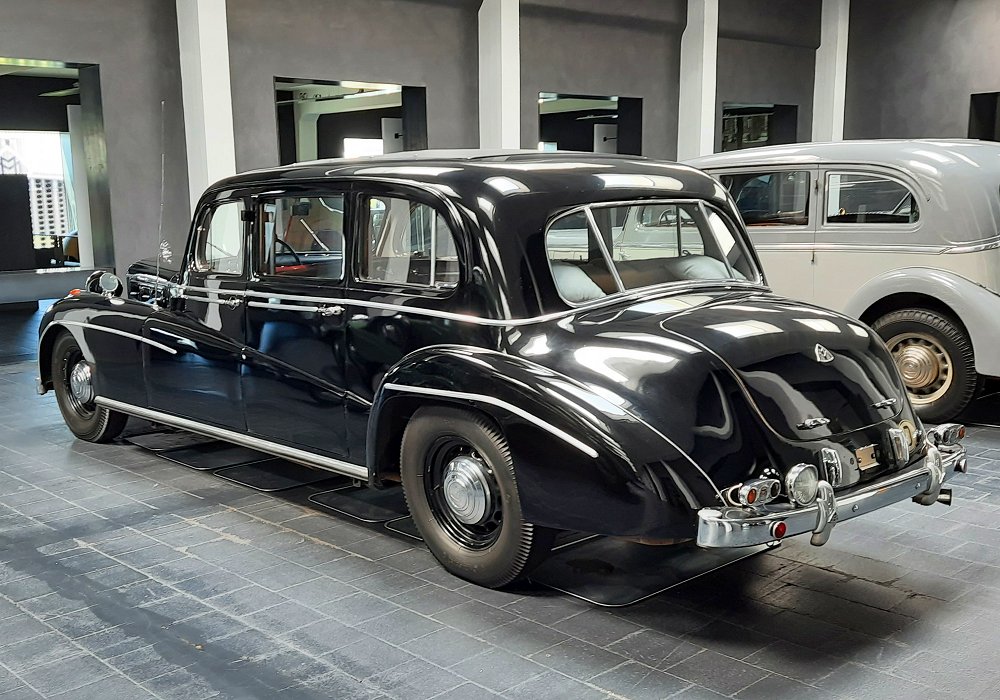 Maybach SW 42 Pullman-Limousine Spohn