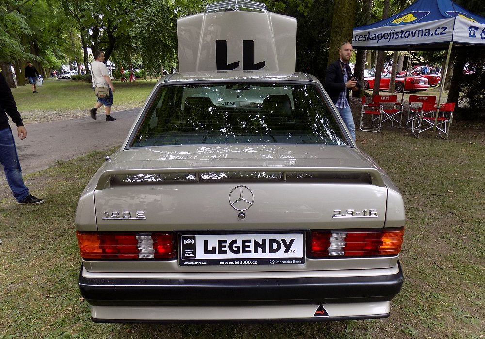 Mercedes-Benz 190 E 2.3-16