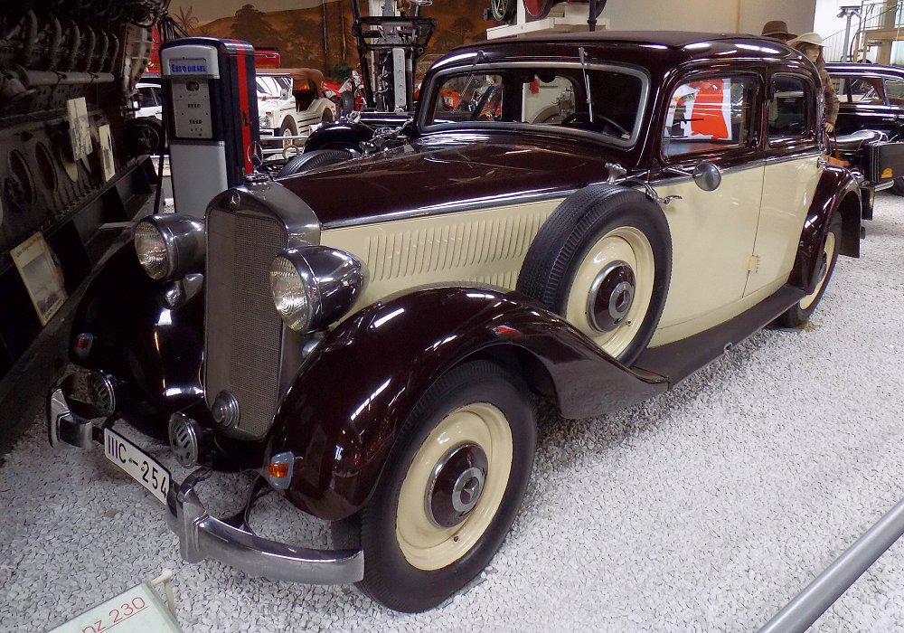 Mercedes-Benz 230 Limousine