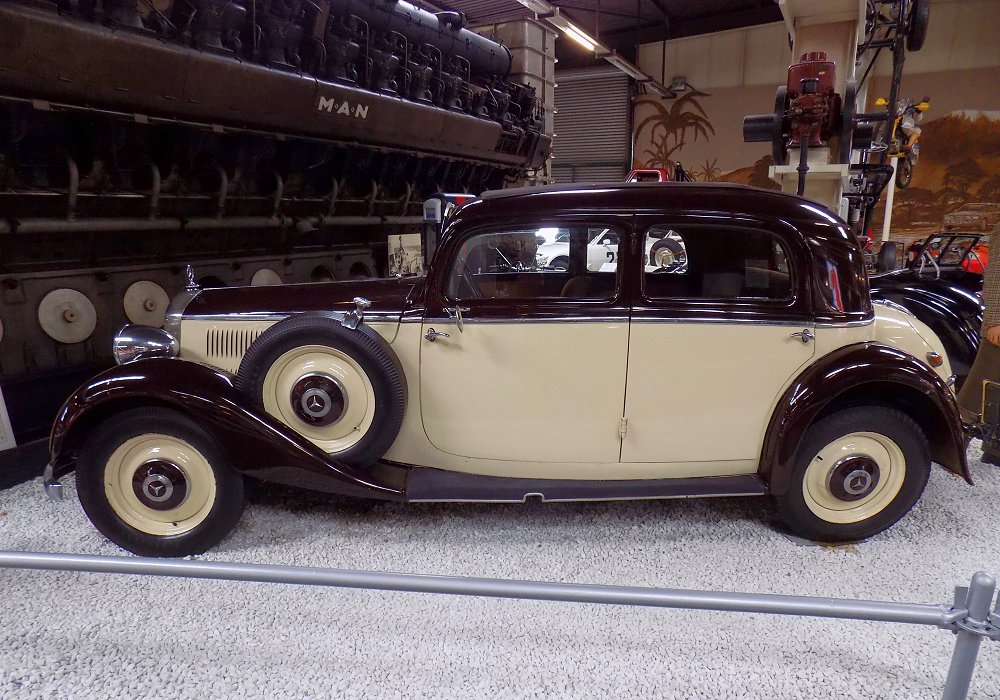 Mercedes-Benz 230 Limousine